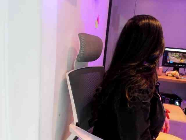 KimKaliifa webcam