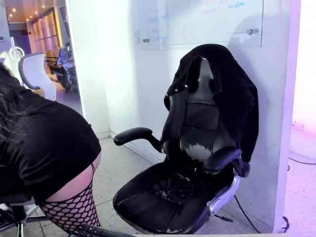 KimKaliifa webcam