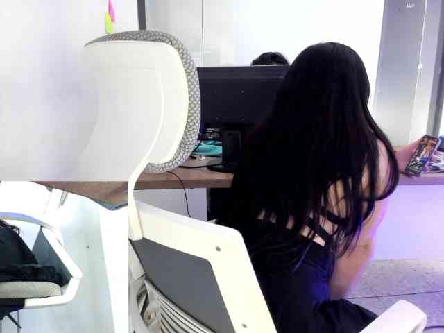 KimKaliifa webcam