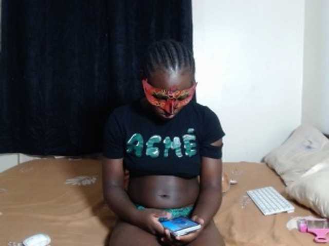 Kittysugar's BongaCams show and profile