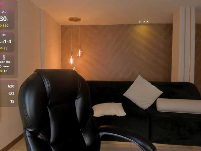 CandaseRussell's BongaCams show and profile