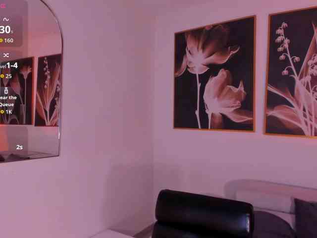 CandaseRussell Live Webcam on BongaCams