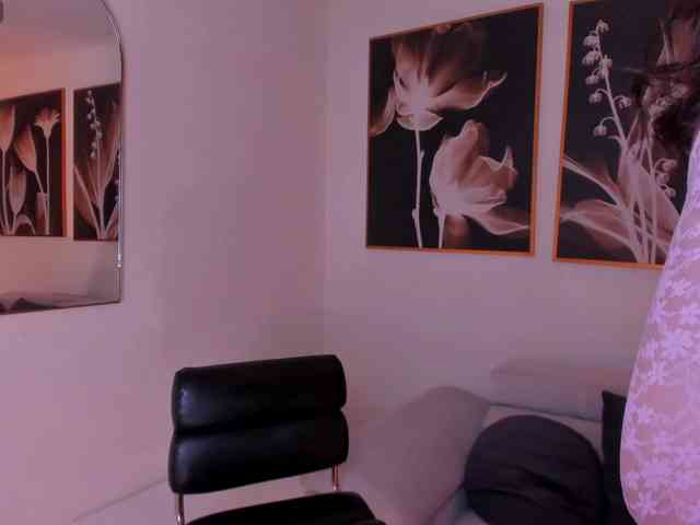 CandaseRussell Live Webcam on BongaCams