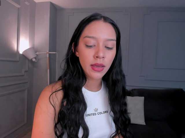 le modèle AmaliaCruss est en webcam porno dans un show sur le site bongacams, il possède les tags suivants: Latino/Hispanic,Brunette,Trimmed