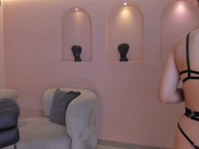 AmaliaCruss's BongaCams show and profile