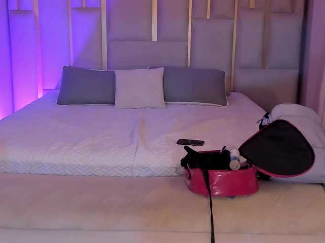 AmaliaCruss's BongaCams show and profile