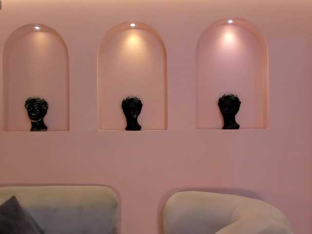 AmaliaCruss's BongaCams show and profile