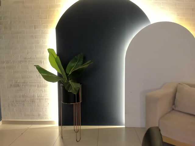 AmaliaCruss's BongaCams show and profile