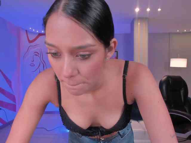 AmaliaCruss webcam