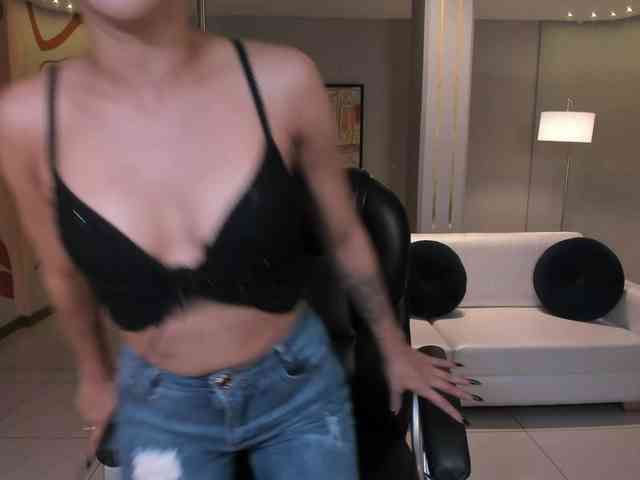 AmaliaCruss webcam