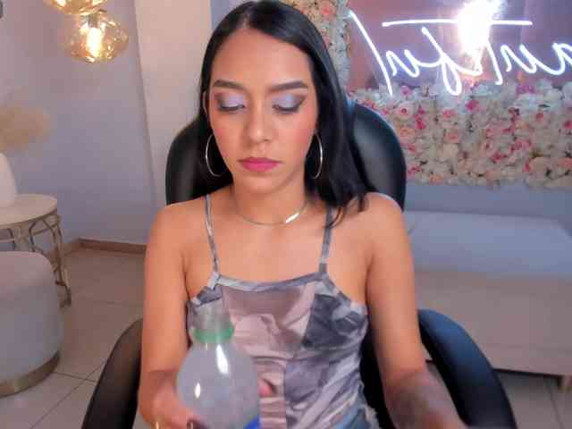 AmaliaCruss webcam