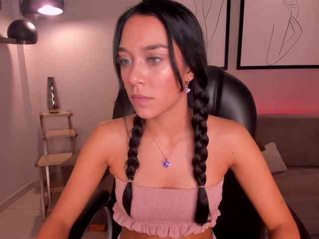 AmaliaCruss webcam