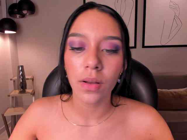 AmaliaCruss webcam