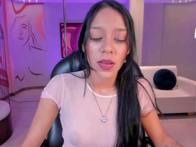 AmaliaCruss webcam