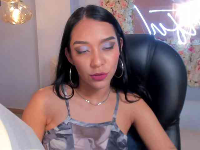 AmaliaCruss webcam