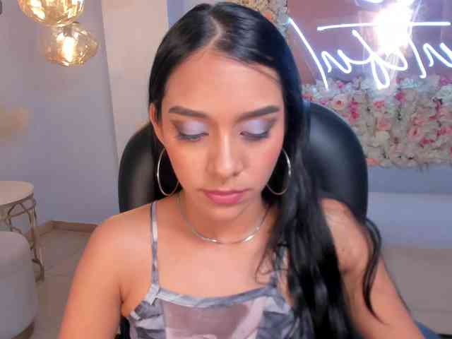 AmaliaCruss webcam
