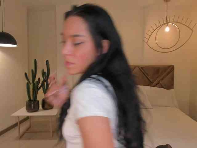 AmaliaCruss webcam