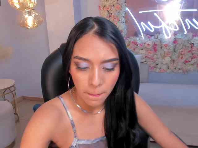 AmaliaCruss webcam