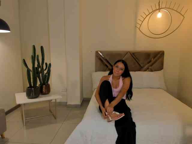 AmaliaCruss webcam