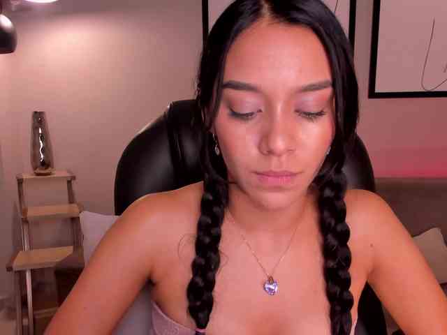 AmaliaCruss webcam
