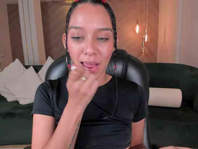 AmaliaCruss webcam