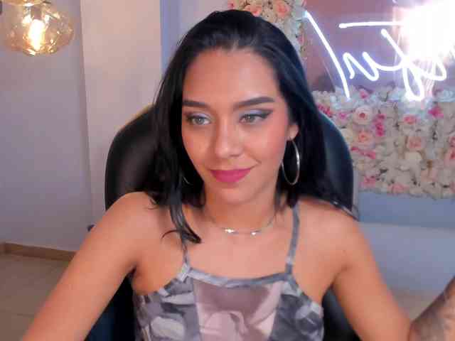 AmaliaCruss webcam