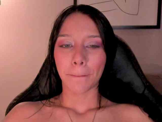 AmaliaCruss webcam