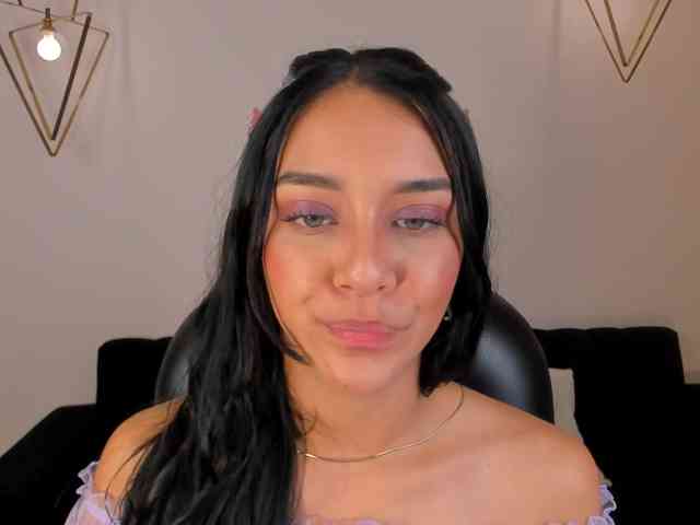 AmaliaCruss webcam