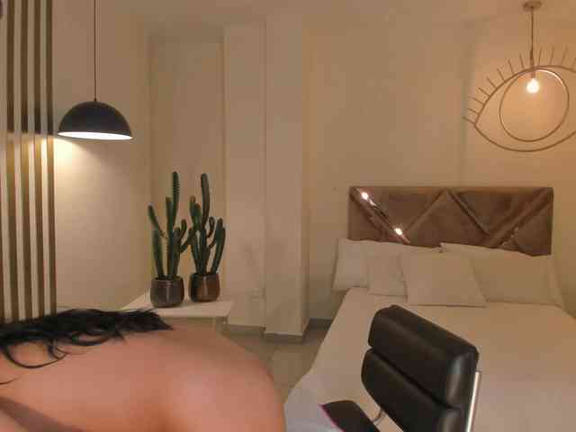 AmaliaCruss webcam