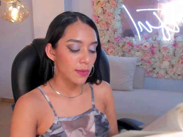 AmaliaCruss webcam