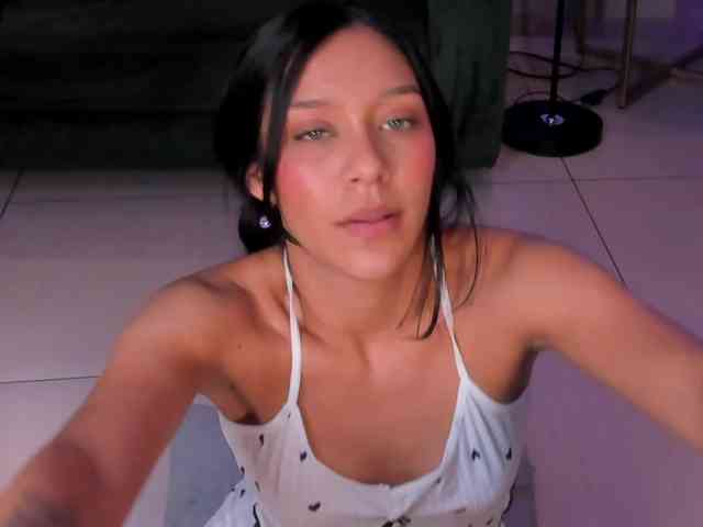 AmaliaCruss webcam