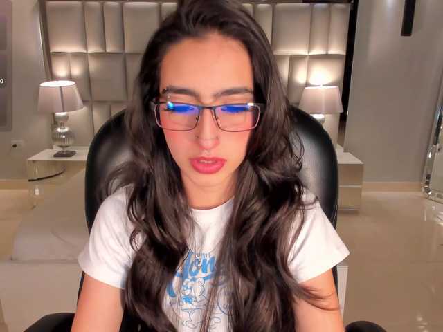 LarisaSmirnov's BongaCams show and profile