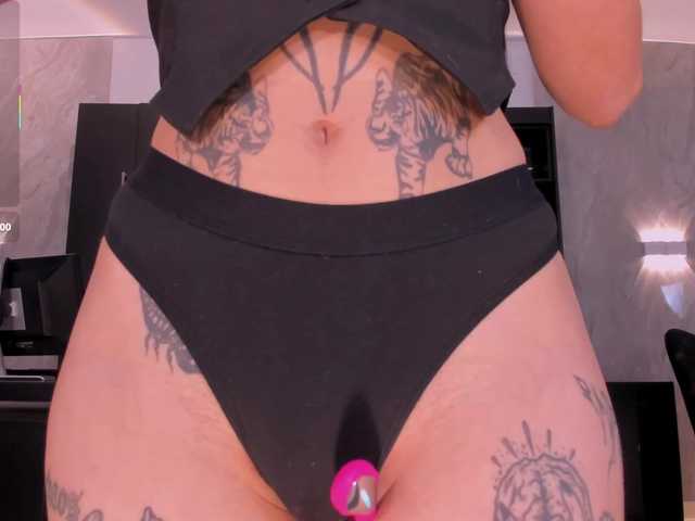 LarisaSmirnov's BongaCams show and profile