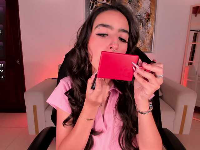 le modèle LarisaSmirnov est en webcam porno dans un show sur le site bongacams, il possède les tags suivants: Latino/Hispanic,Brunette,Trimmed