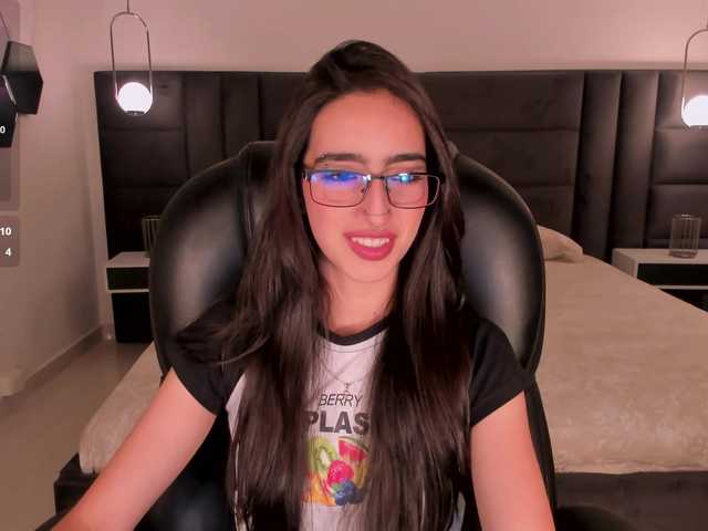 LarisaSmirnov's BongaCams show and profile