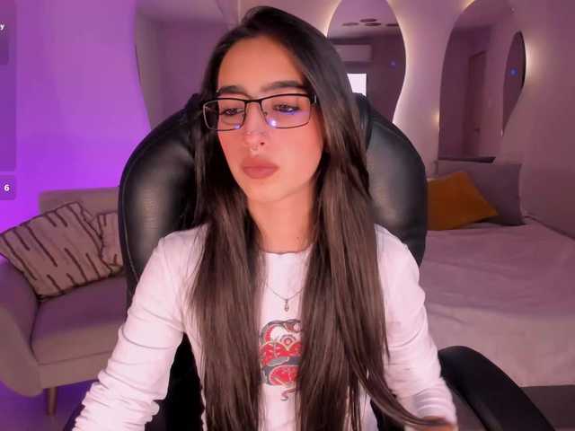 LarisaSmirnov's BongaCams show and profile