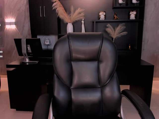 LarisaSmirnov's BongaCams show and profile