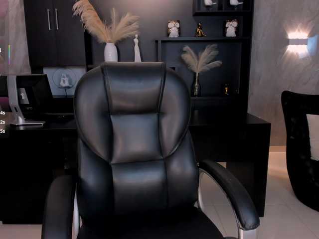 LarisaSmirnov's BongaCams show and profile