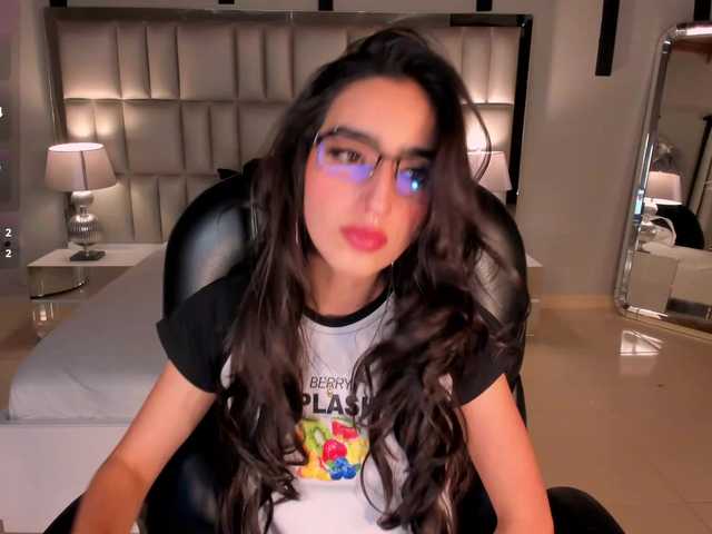 LarisaSmirnov's BongaCams show and profile