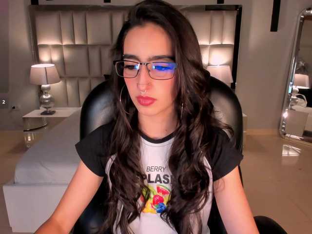 LarisaSmirnov's BongaCams show and profile