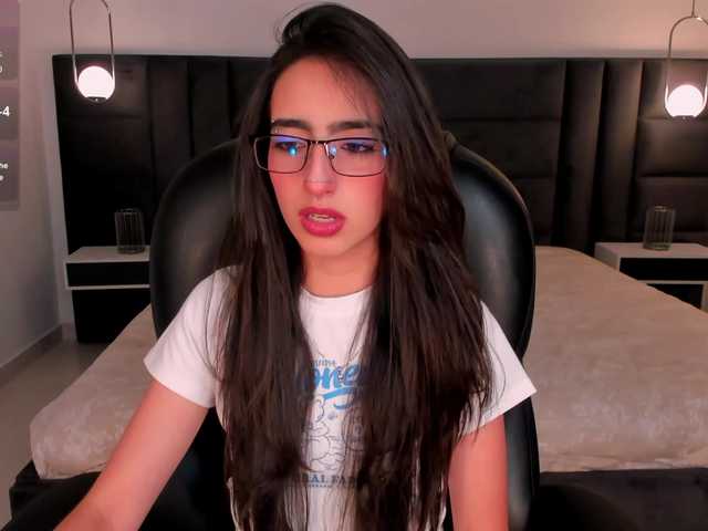 LarisaSmirnov's BongaCams show and profile