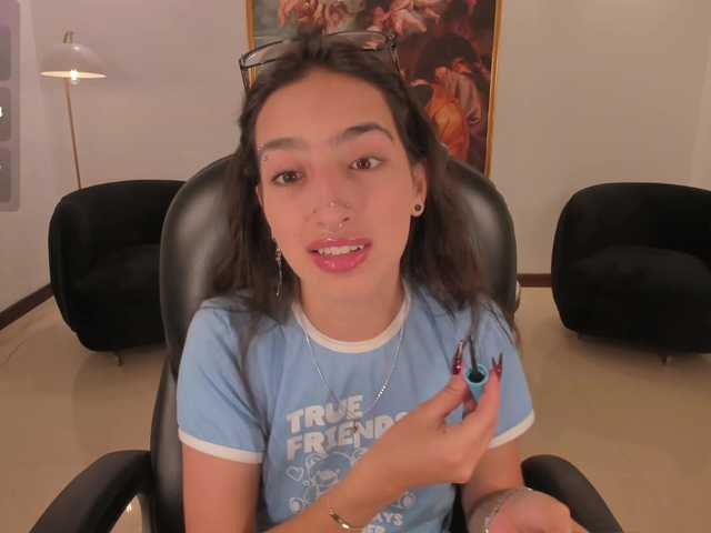 LarisaSmirnov's BongaCams show and profile