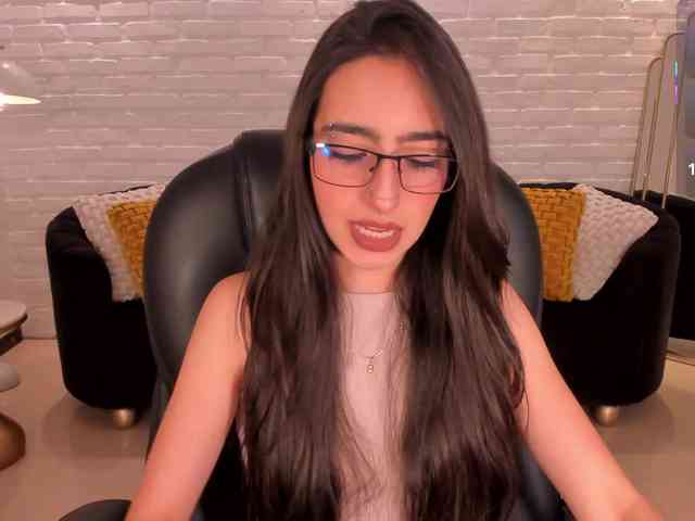 LarisaSmirnov Live Webcam on BongaCams