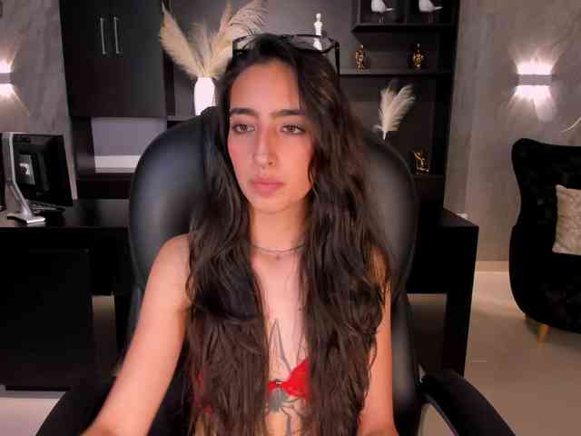 LarisaSmirnov's webcam live show