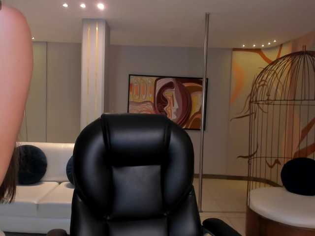  MaiaCollins1 chat room