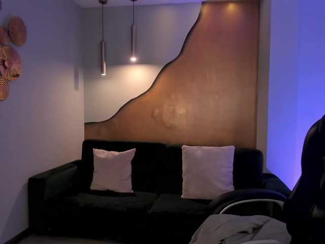  MaiaCollins1 chat room