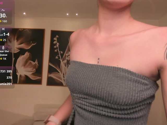 MaiaCollins1's BongaCams show and profile