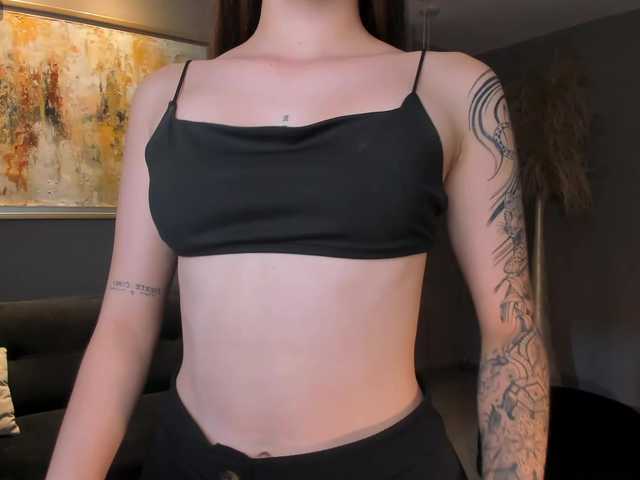 MaiaCollins1's BongaCams show and profile