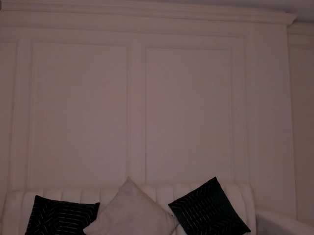 MaiaCollins1's BongaCams show and profile