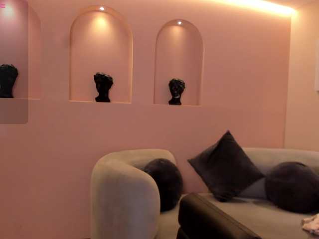  MaiaCollins1 chat room